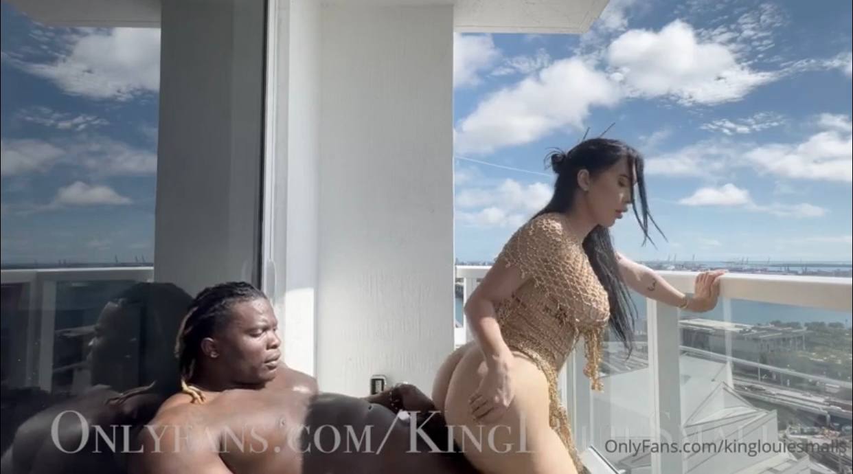 Valerie Kay Cubana Latina fucking on the Balcony